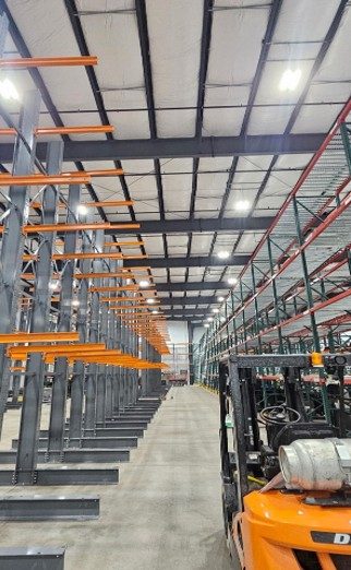 Four-level selective pallet racking with punch decking in a 30-foot clear warehouse